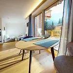 - Pflegersee شقة
