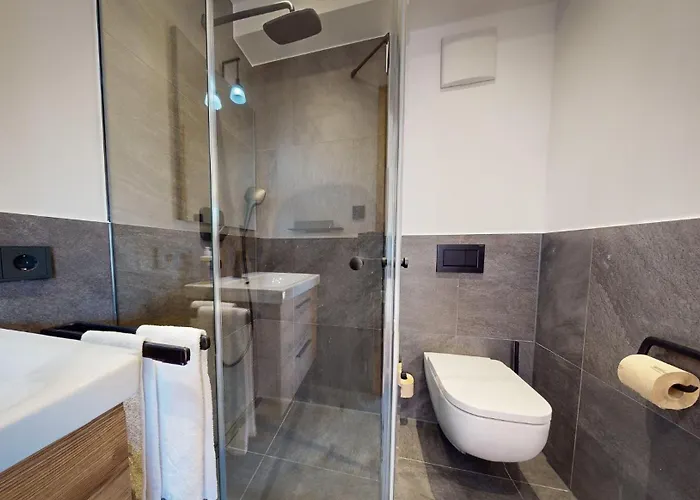 - Pflegersee Garmisch-Partenkirchen